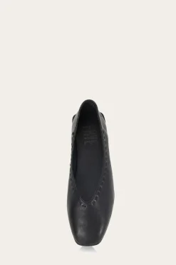 Claire Flat