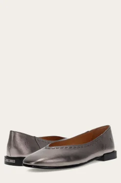 Claire Flat