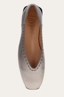 Claire Flat