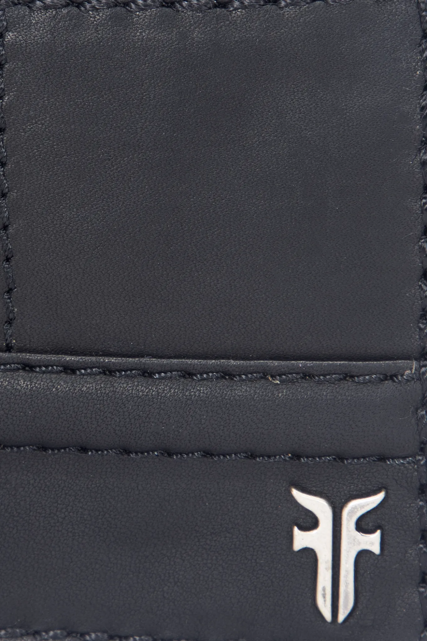 Nash Bifold W/ Foldout Cc